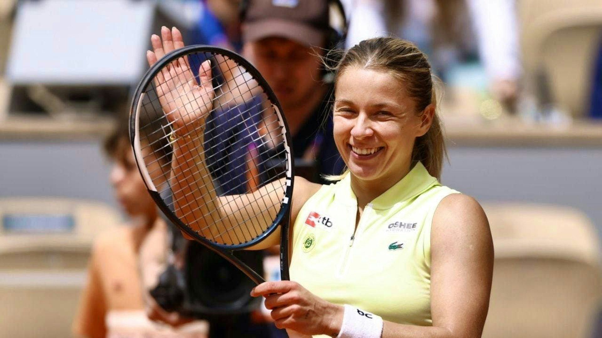 1920x1080 Qualifier Chwalinska continues her fairytale squanders victory