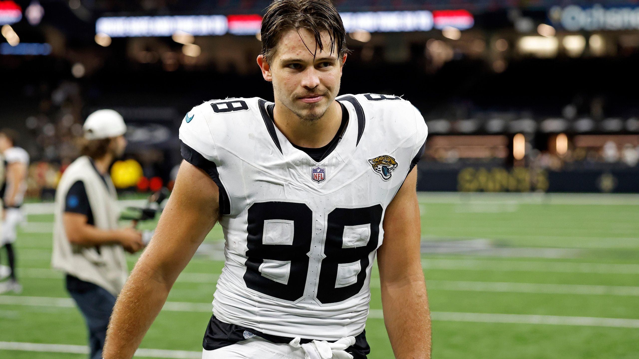 2560x1440 Justin Herbert's Brother Patrick Signs Contract with Chargers Practice Squad After Jaguars Exit