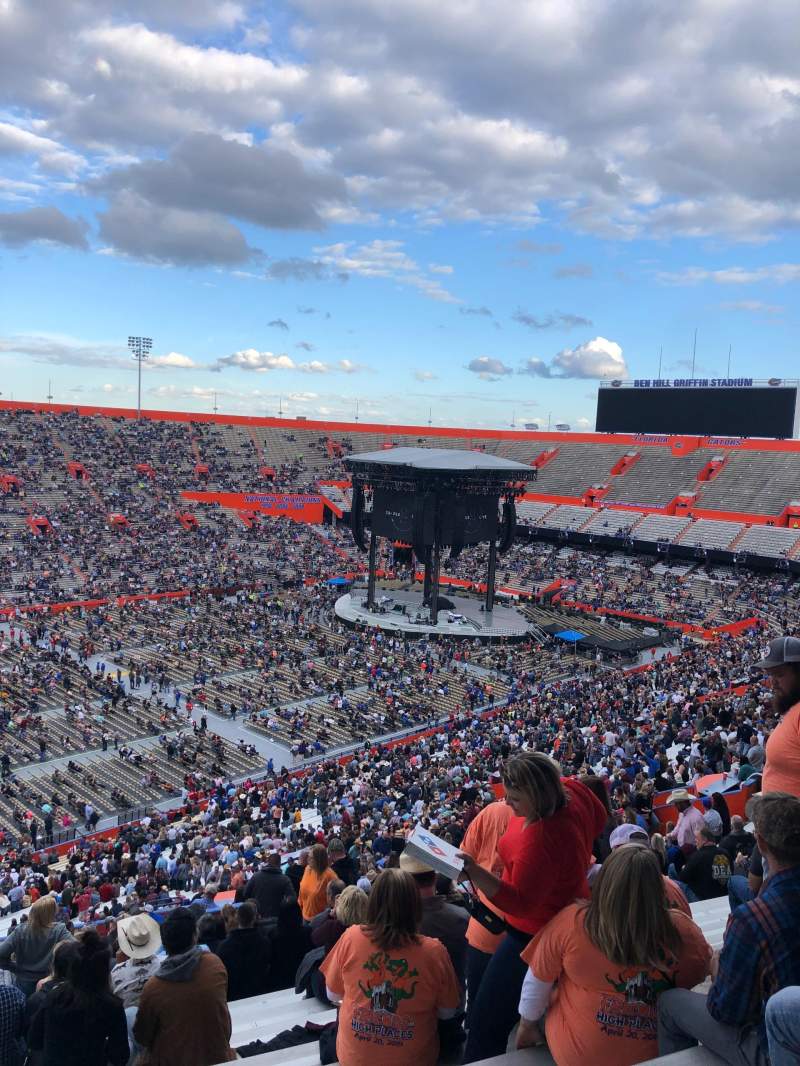 800x1066 Ben Hill Griffin Stadium, level 2nd Tier, home of Florida Gators