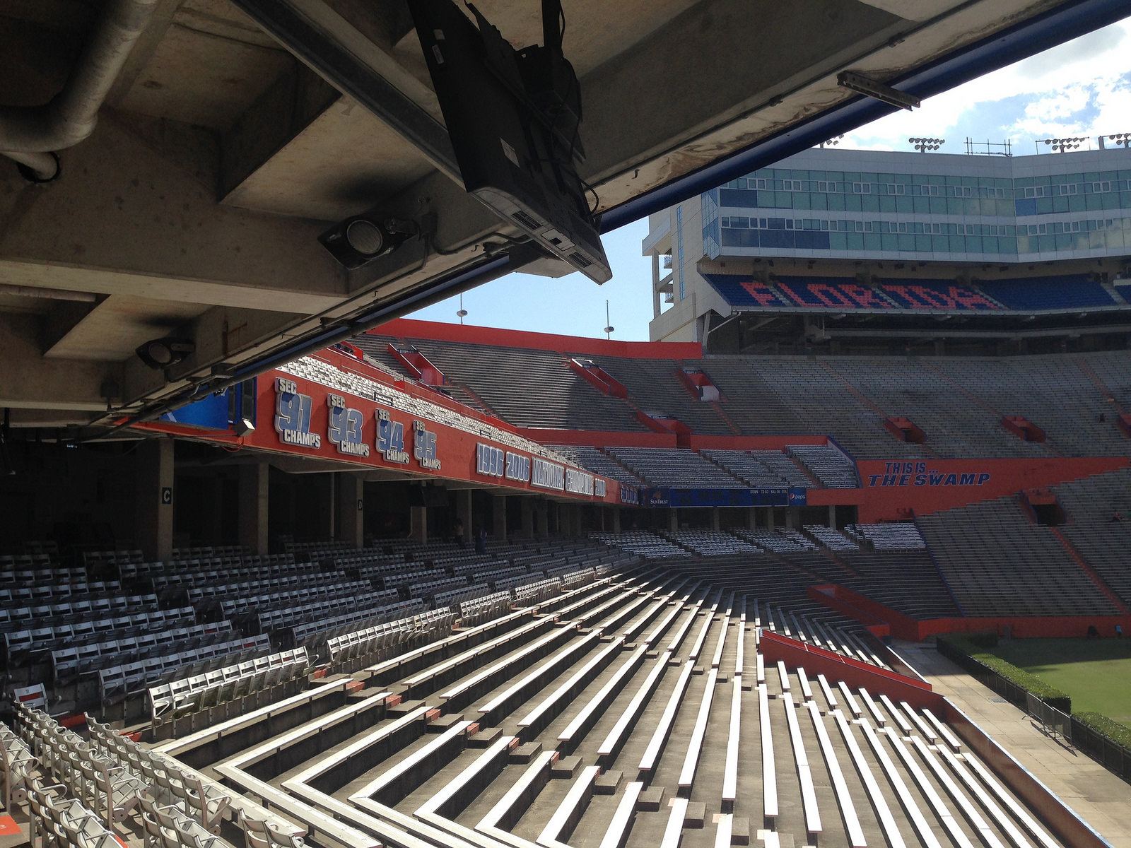 1600x1200 Ben Hill Griffin Stadium (The Swamp)