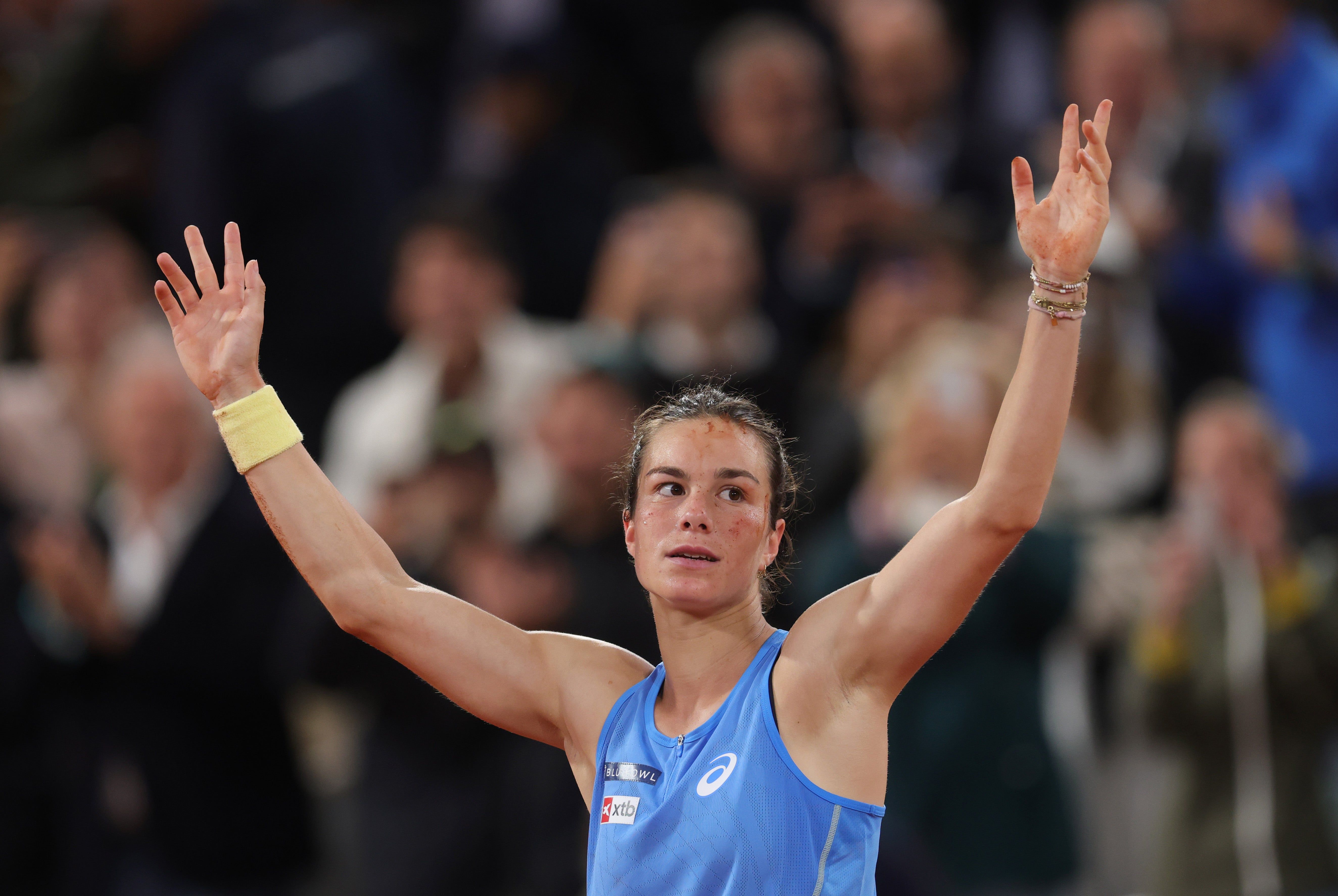 5296x3548 French Open star Lois Boisson told she 'smells really bad' by Britain's Harriet Dart