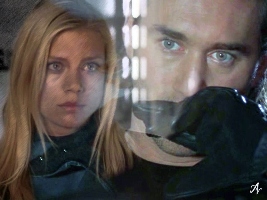 1024x768 La Femme Nikita