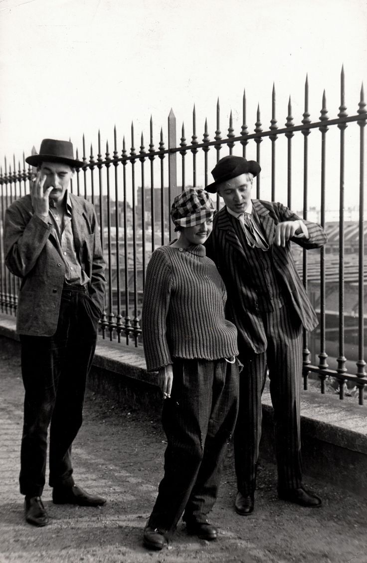 736x1128 Jules et Jim railings