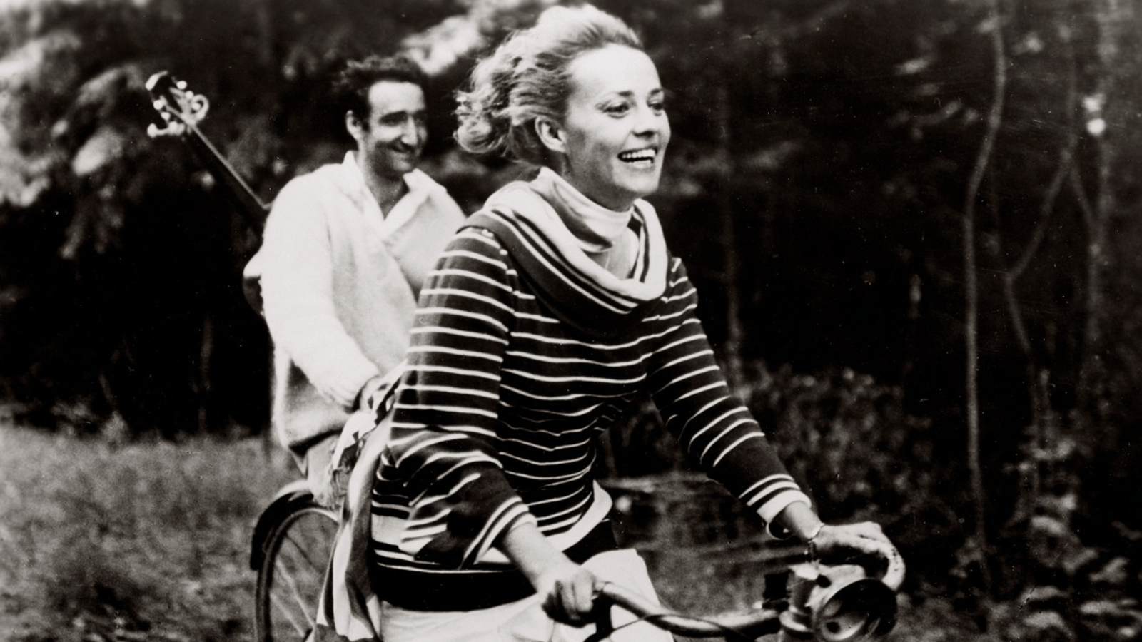 1600x900 Nouvelles Femmes: Jules and Jim (35mm)
