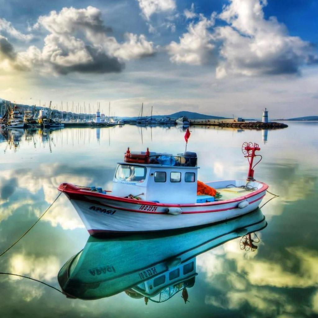 1024x1024 Boats On Marina iPad Wallpaper Free .
