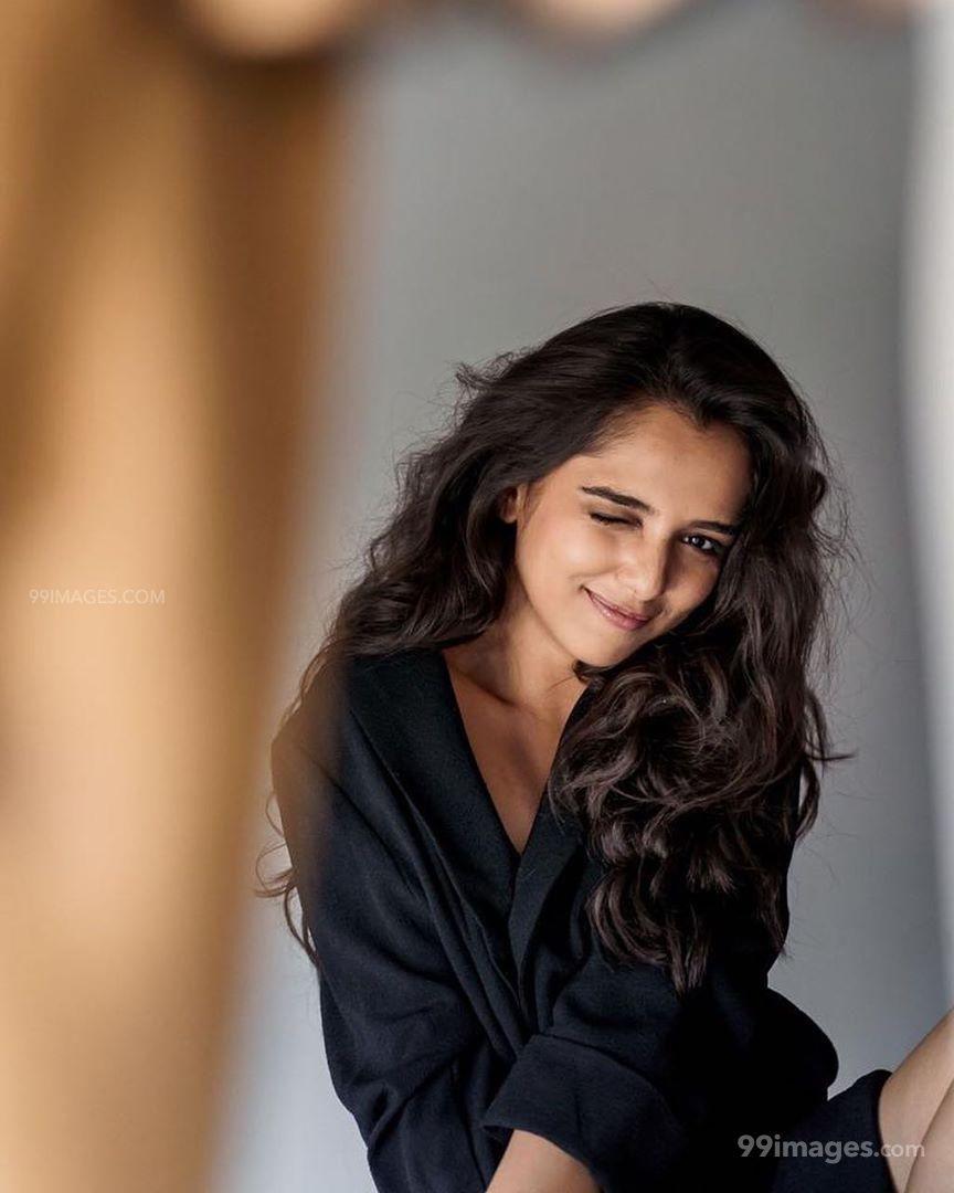864x1080 Ahsaas Channa