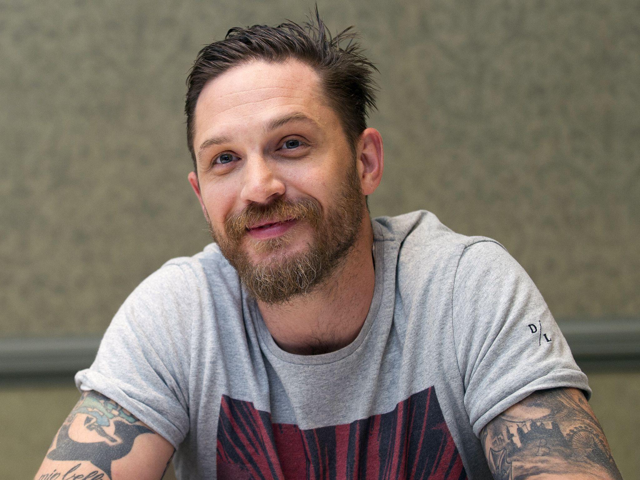 2048x1536 Tom Hardy HD