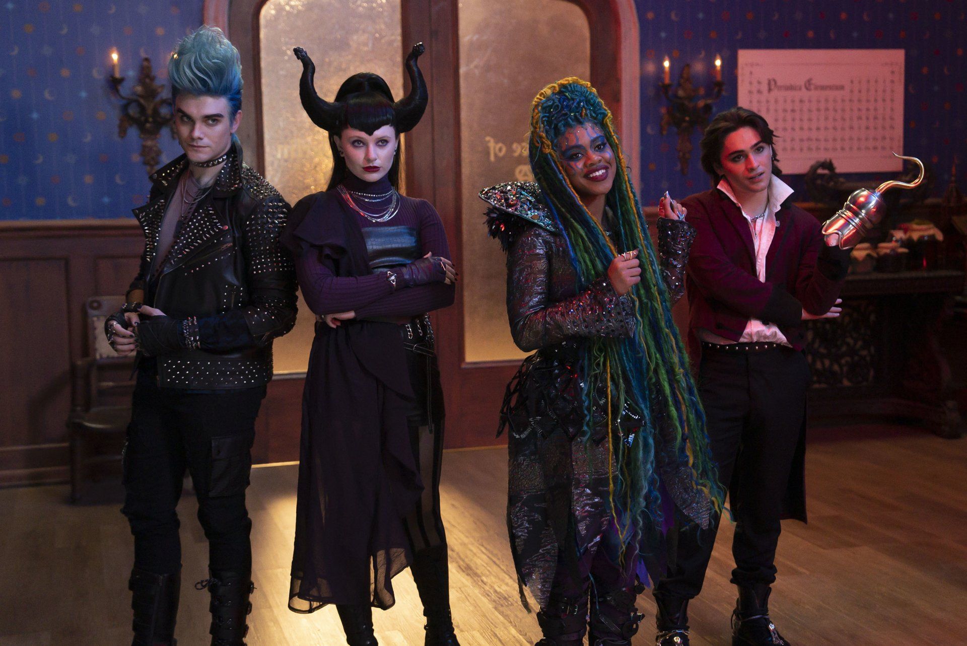 1920x1283 Descendants: The Rise of Red HD Wallpaperx2004