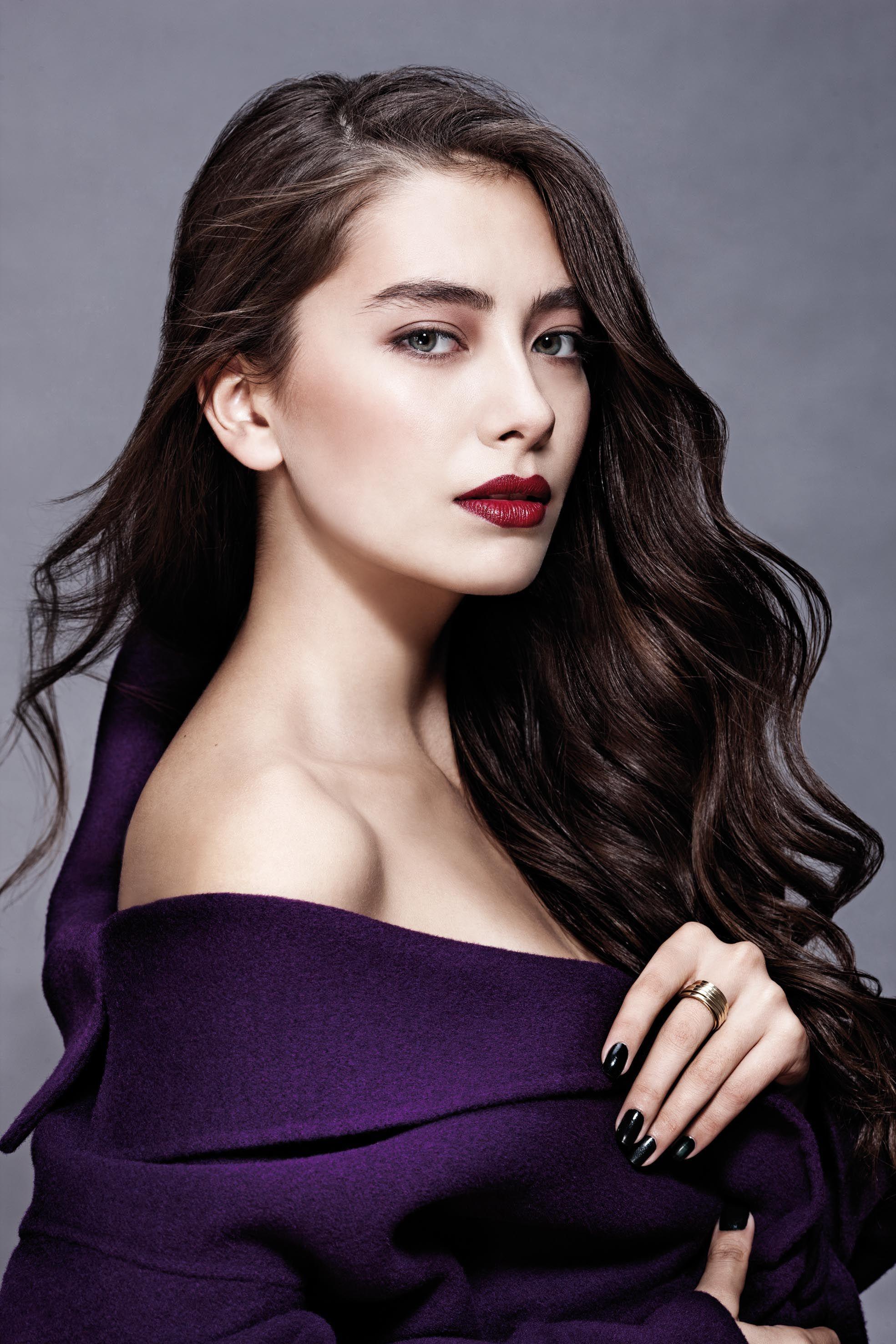1969x2953 Neslihan Atagül HD Wallpaper .