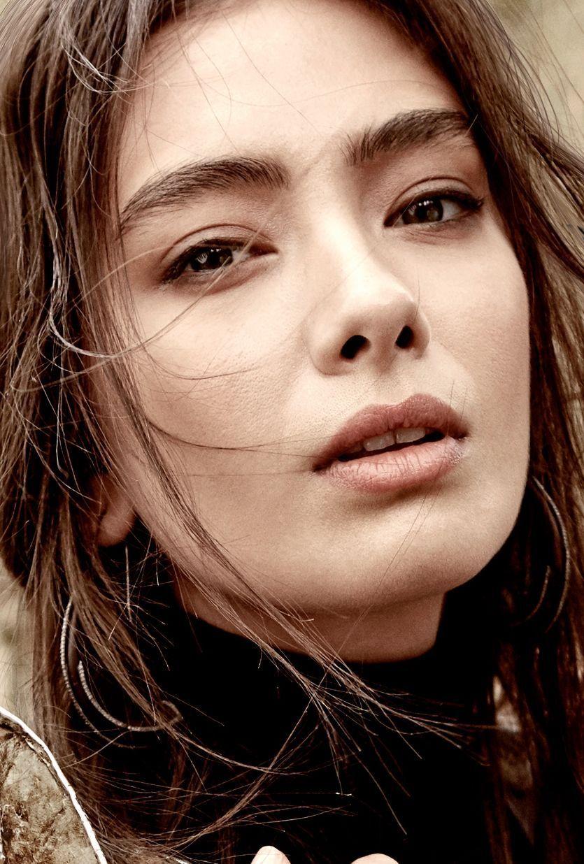 835x1236 Neslihan Atagül HD Wallpaper .