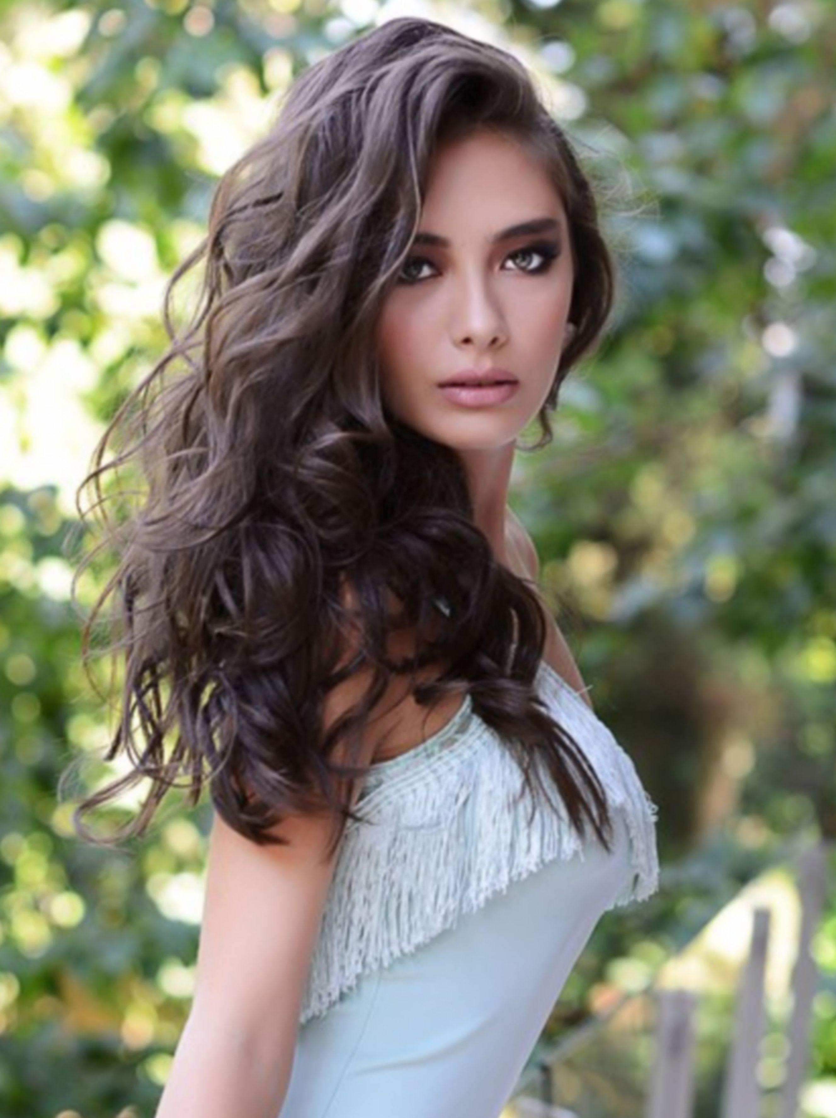 2655x3551 Turkish actress Neslihan Atagül. Hair .se
