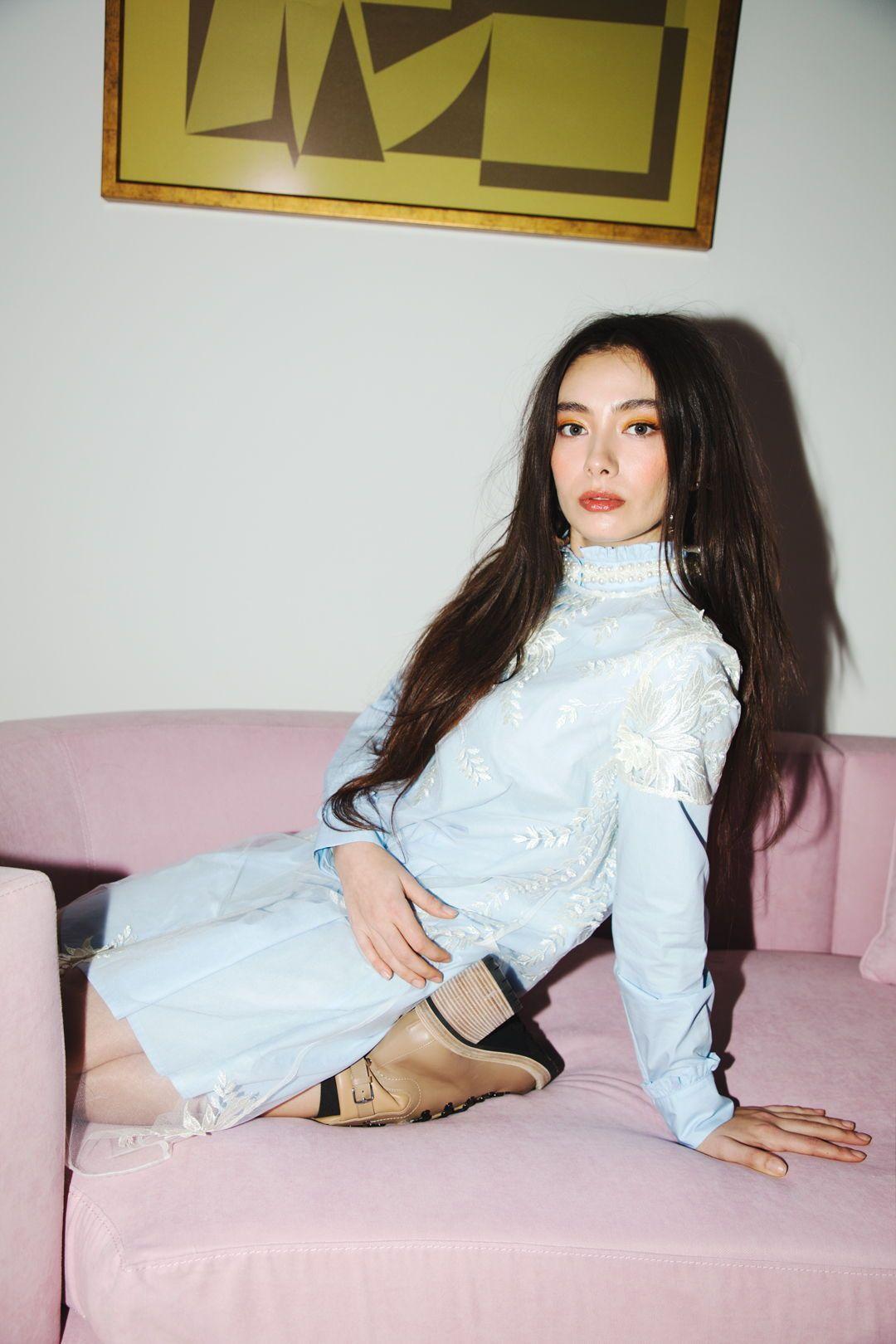 1080x1620 Self Confidence & Neslihan .