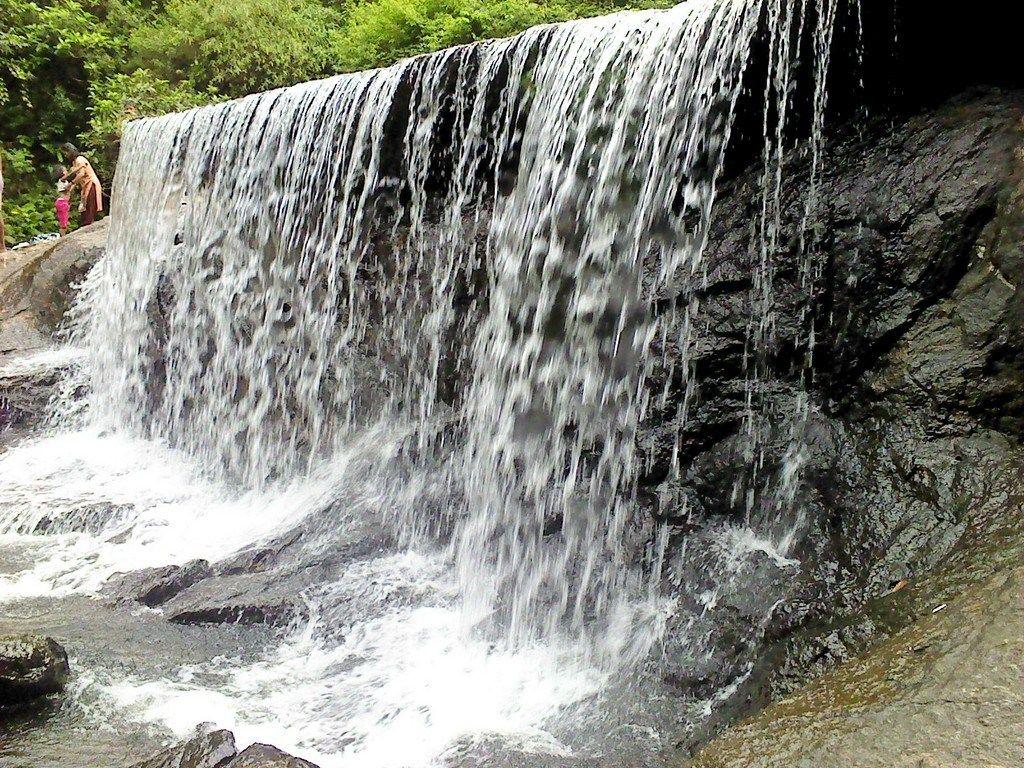 1024x768 KOVAI KUTRALAM FALLS .