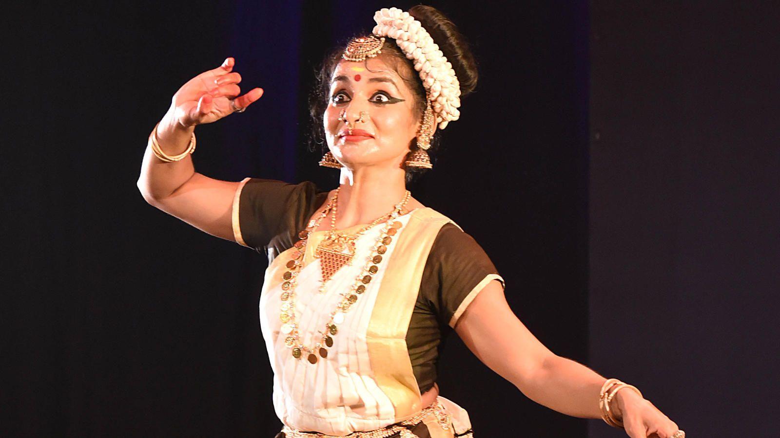 1600x900 Sopana style Mohiniyattam: Sopanam .timesofindia.
