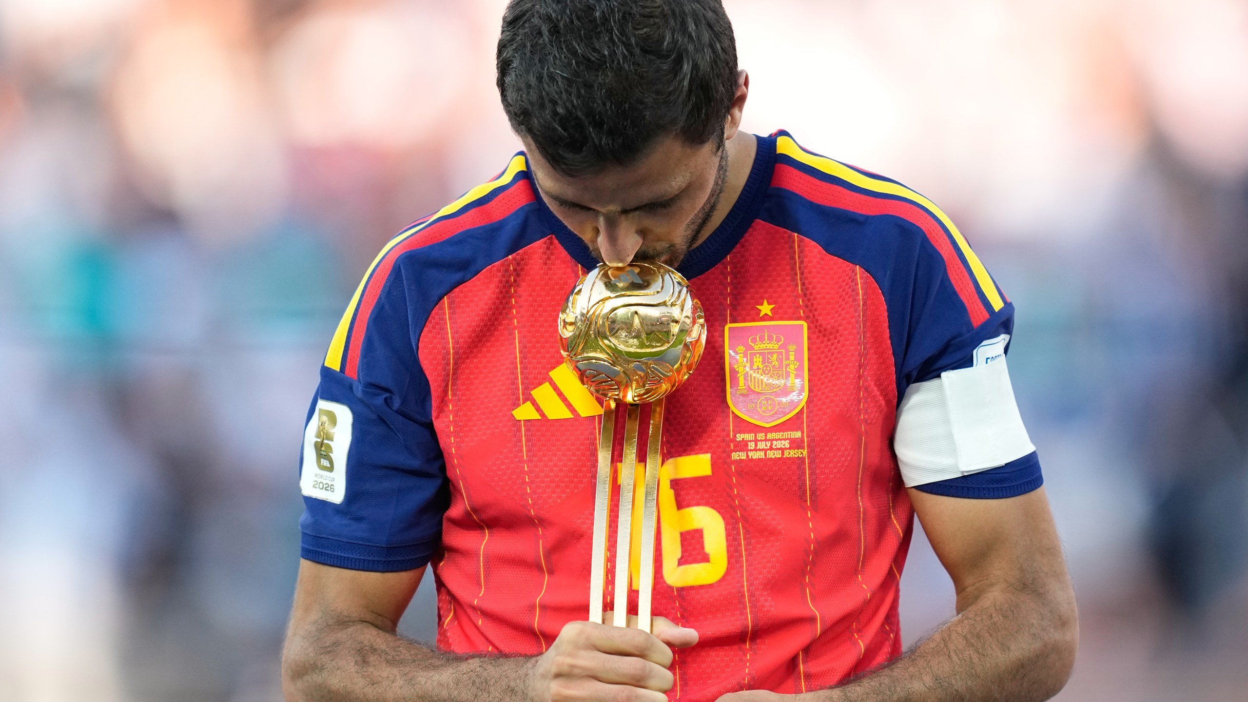 2560x1440 Rodri says it's 'a dream to play for Barcelona' as he arrives to seal transfer from Man City