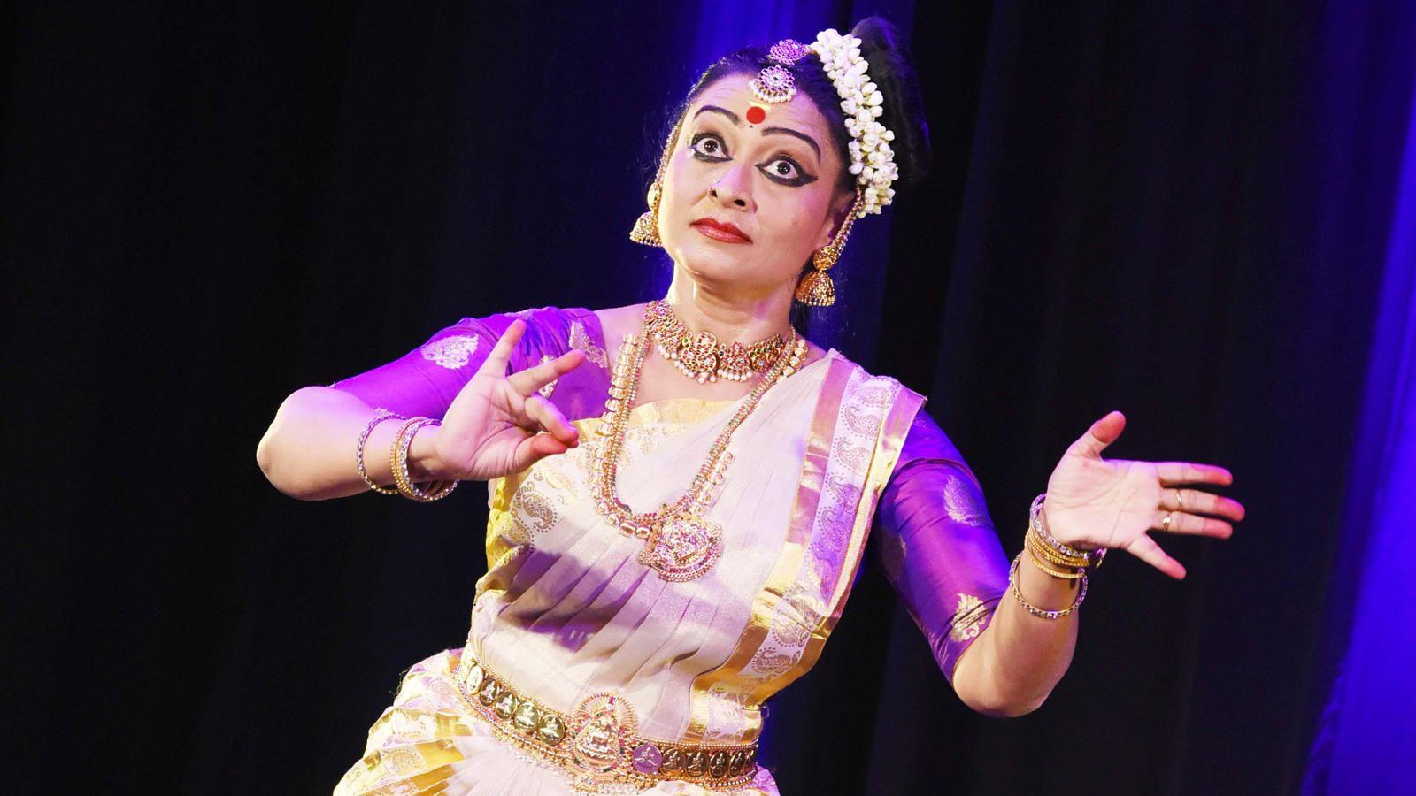 1600x900 Pallavi Krishnan performs at Soorya .timesofindia.