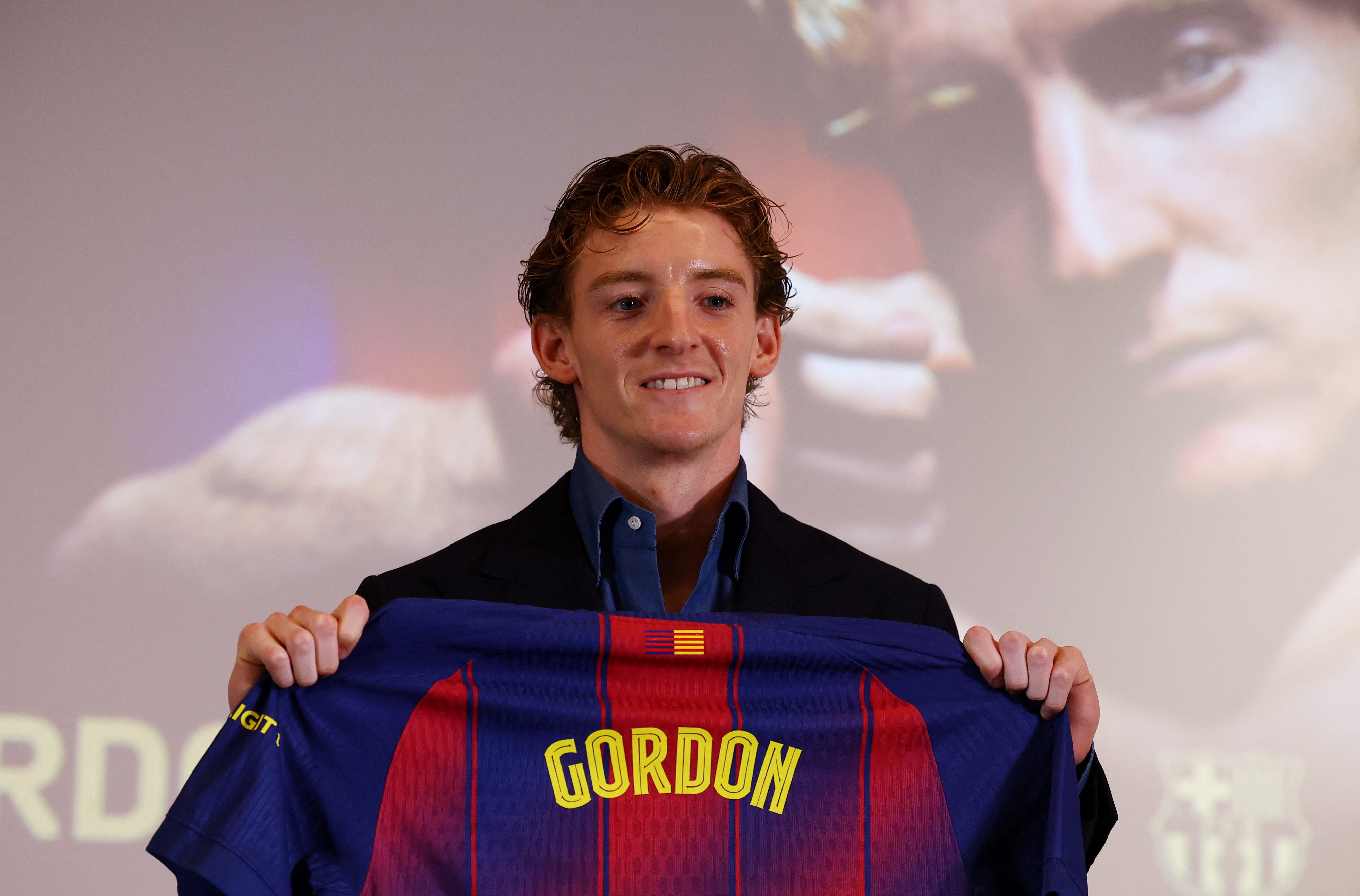 5360x3533 Anthony Gordon joins Barcelona in blockbuster €80m transfer from Newcastle United. Sur in English