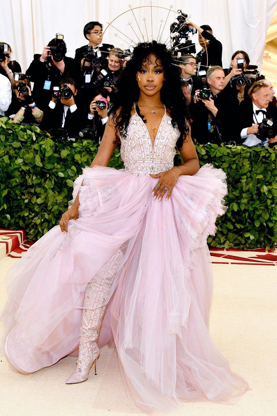 960x1440 Looks from the Met Gala Red Carpet .