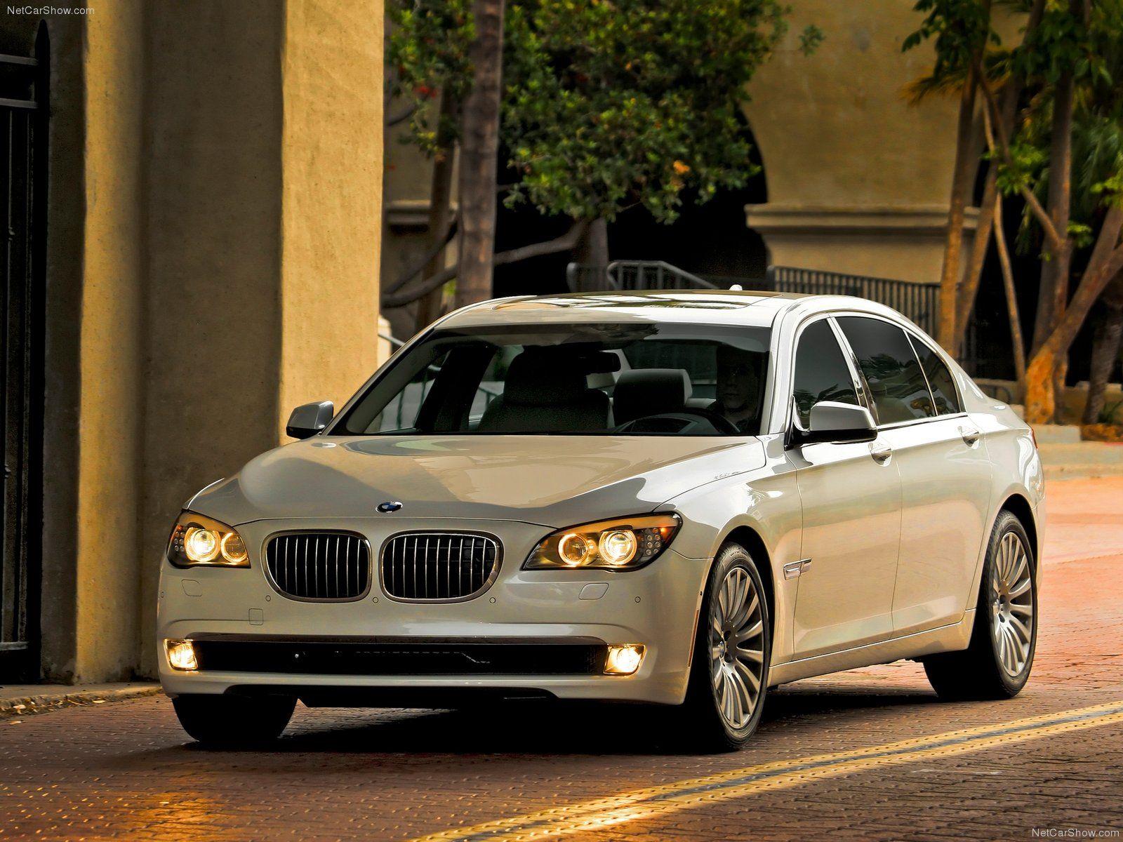 1600x1200 BMW 7 Series F01 F02 Picture .