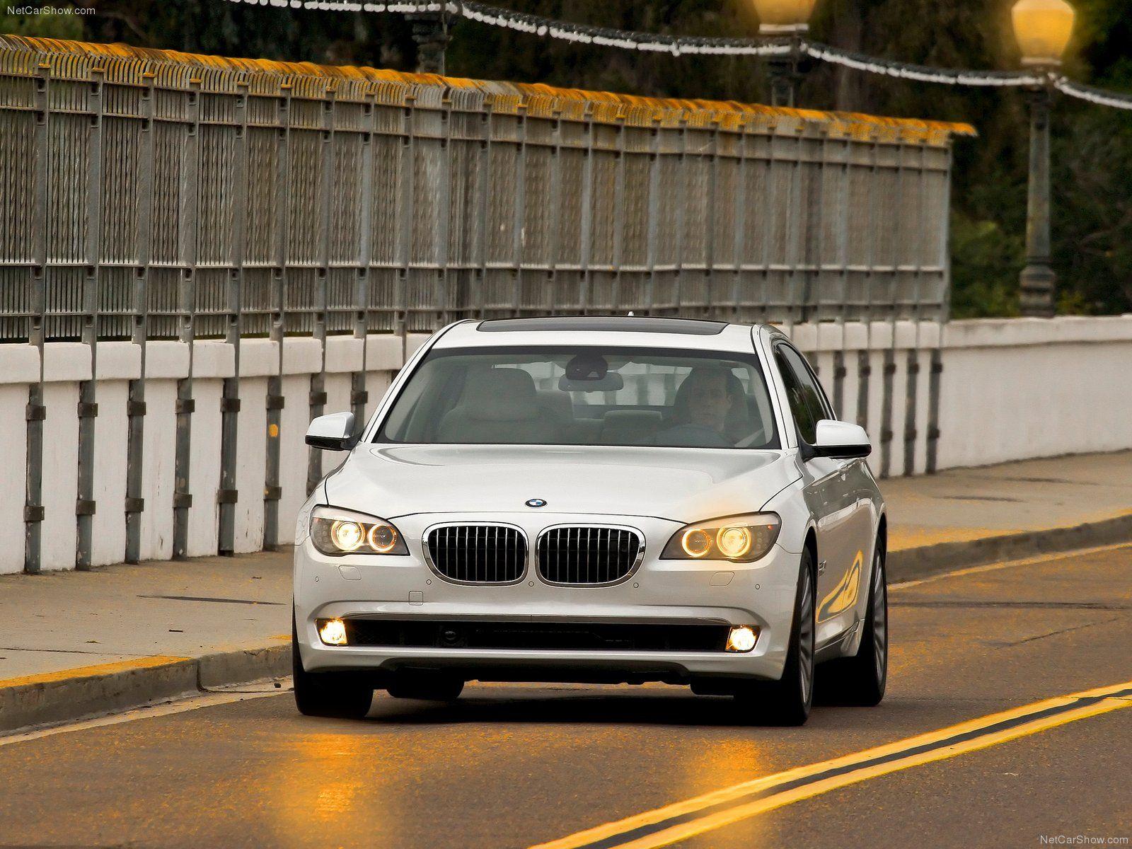 1600x1200 BMW 7 Series F01 F02 Picture .