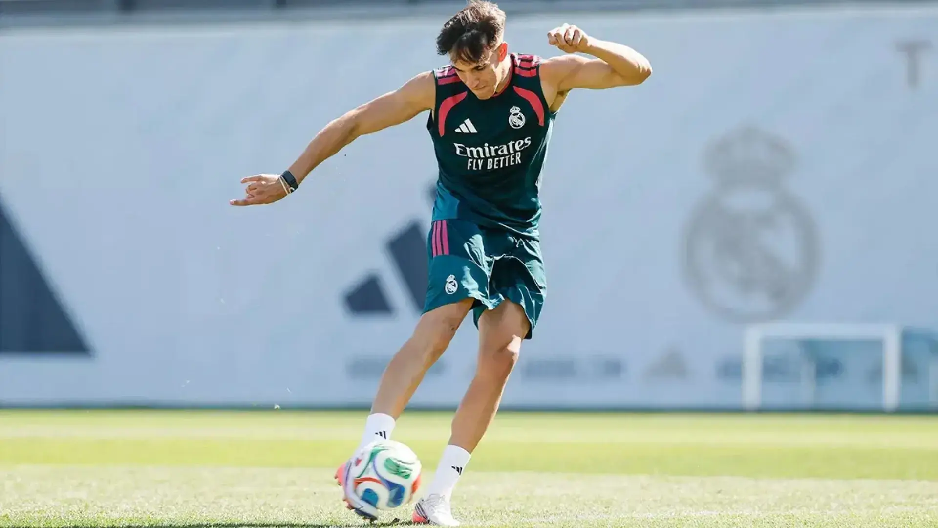 1920x1080 When Real Madrid come calling, there's no doubt about it': Carlos Espi's agent