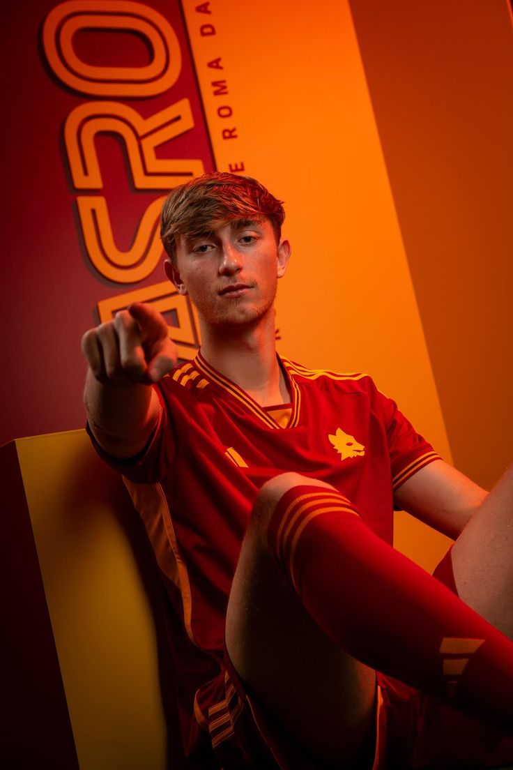 736x1104 Dean Huijsen