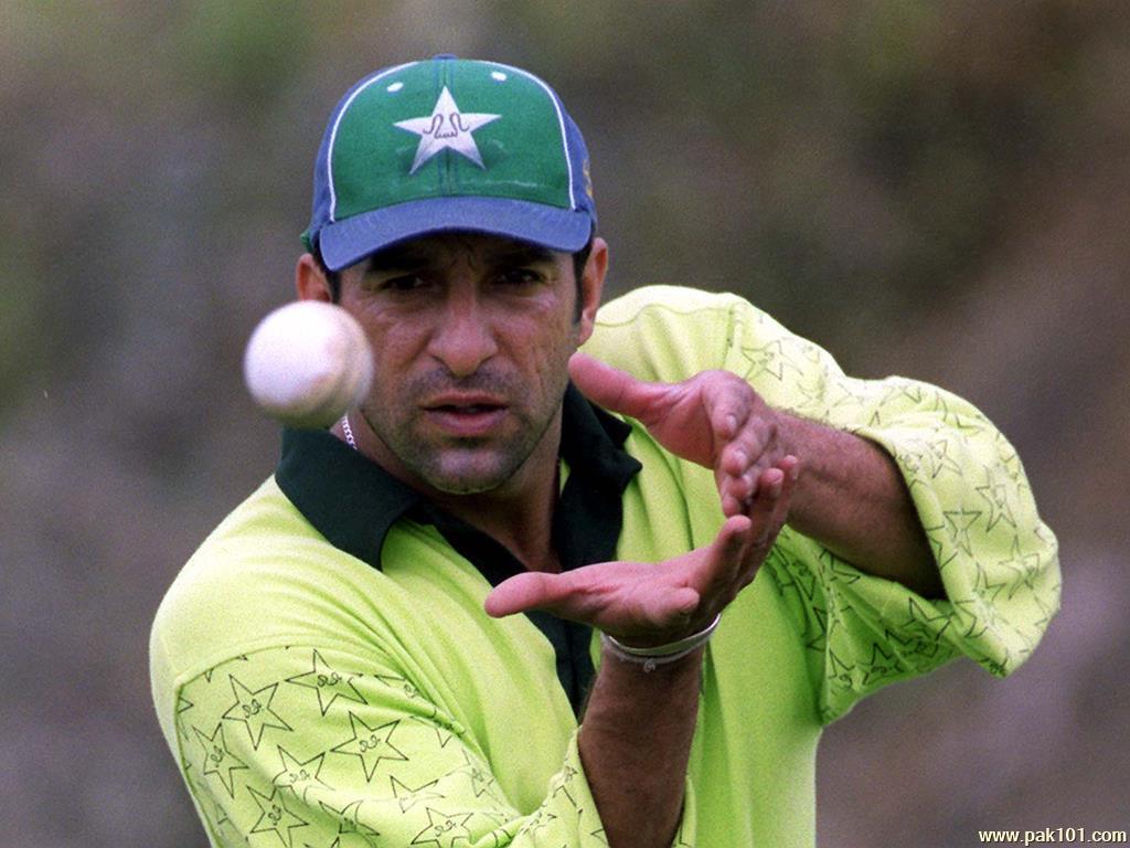1024x768 Celebrities > Cricketers > Wasim Akram .