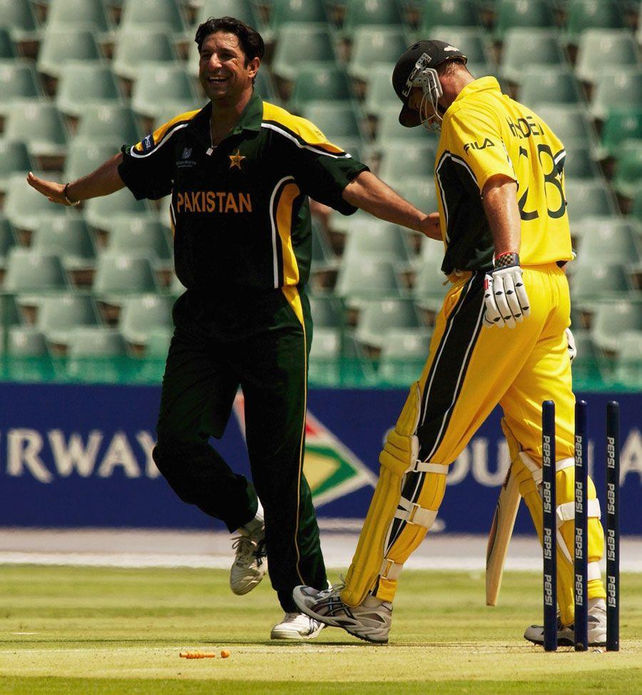 900x974 Pakistani Cricket Players Biography .pakifreeimagez.
