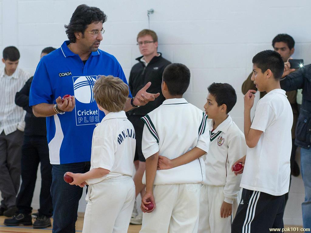 1024x768 Celebrities > Cricketers > Wasim Akram .