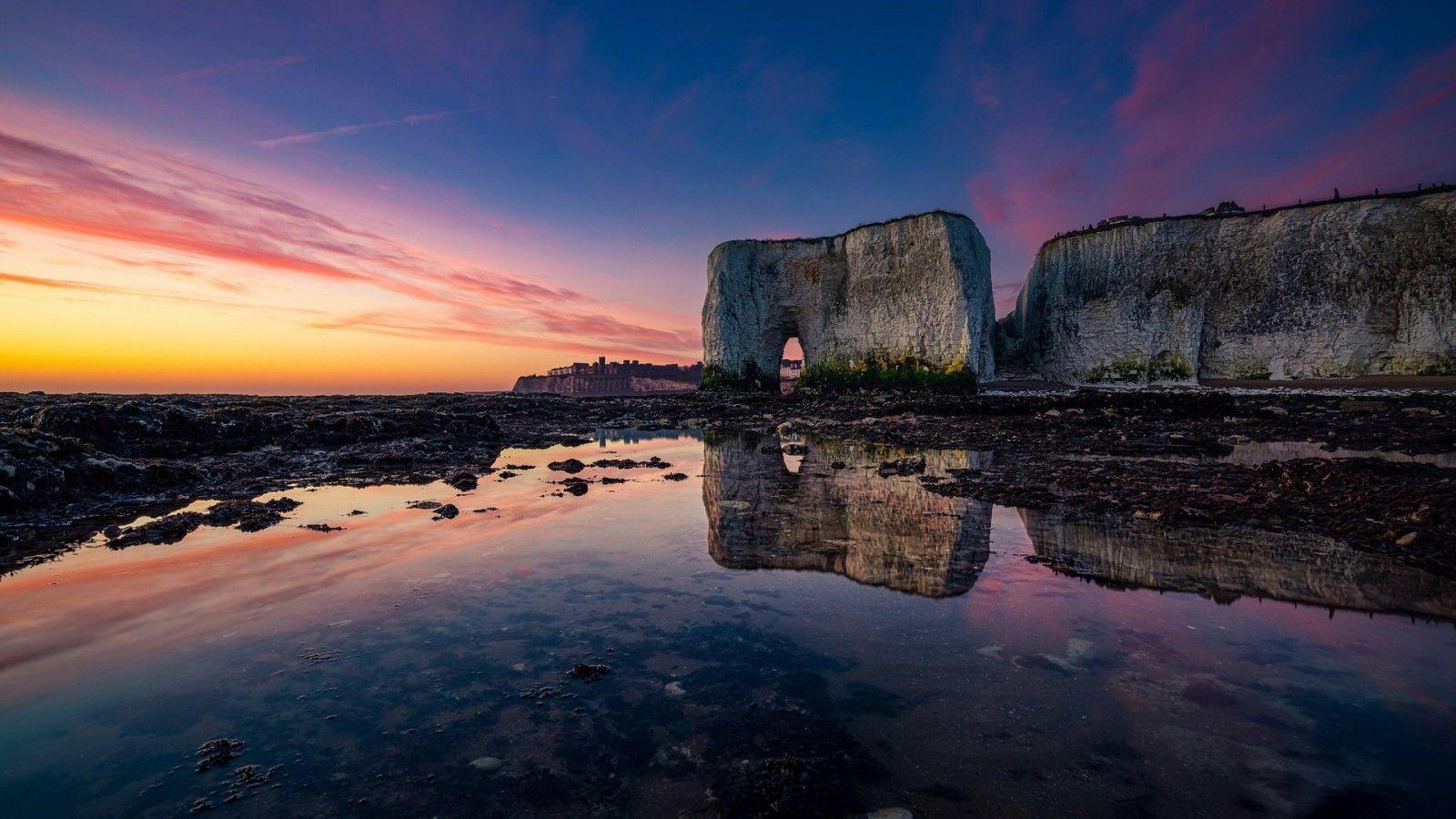 1600x900 Reflection Of Arch Cliff Coastline On .hdwallpaper.in