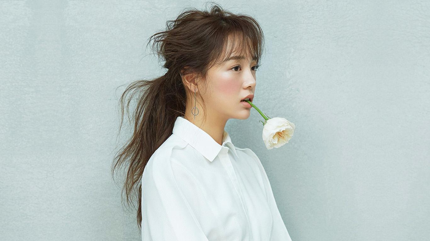 1366x768 Kim Sejeong Desktop Wallpaper .
