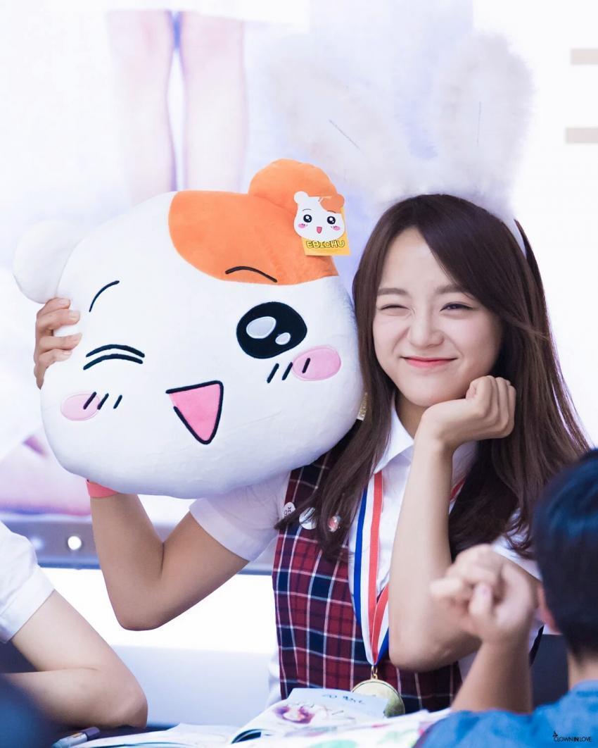 850x1062 Photos of Kim Sejeong perfectly .