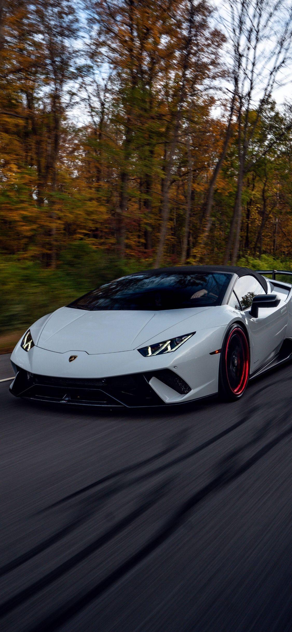 1125x2436 Lamborghini Aventador Wallpaper 4K .