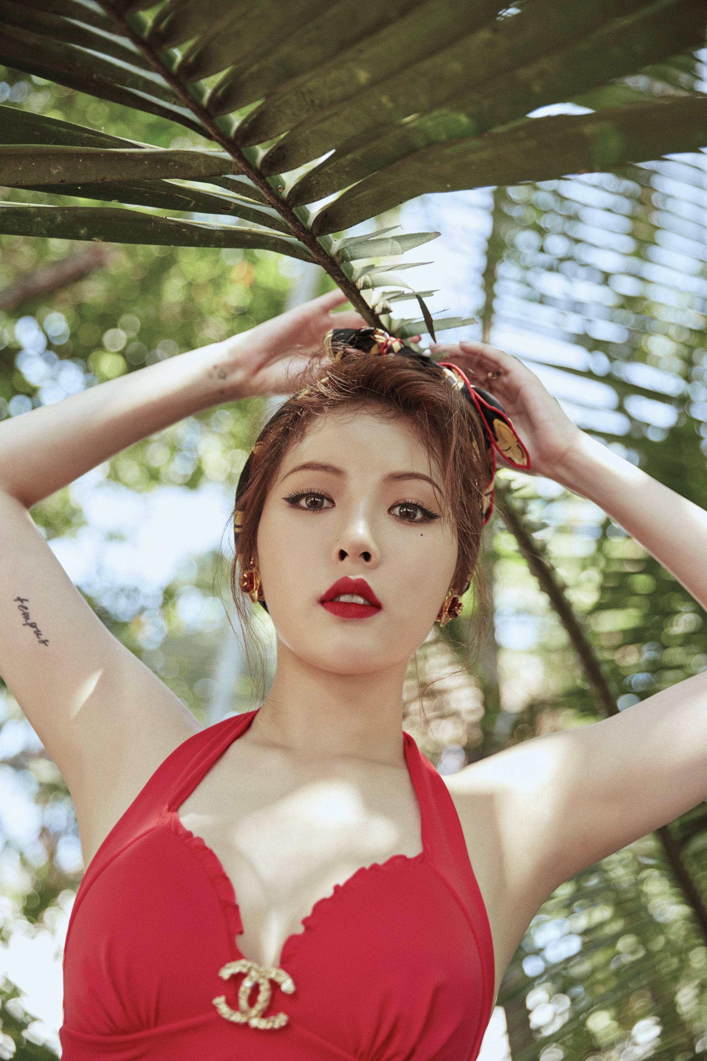 2257x3385 Kim Hyuna