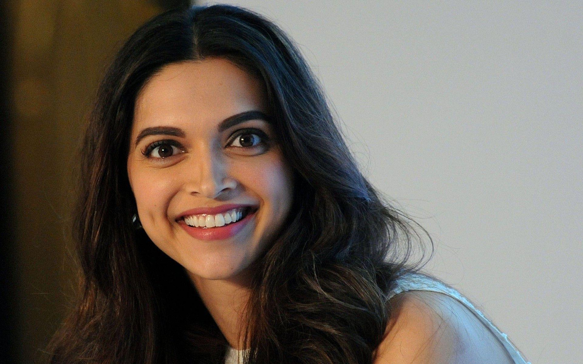 1920x1200 Deepika Padukone Smile HD .