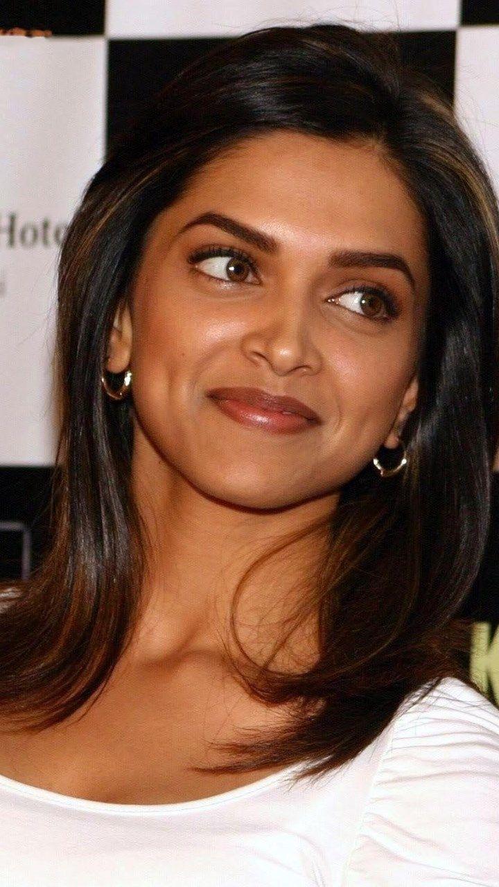 720x1280 Deepika Padukone Smile HD Wallpaper .