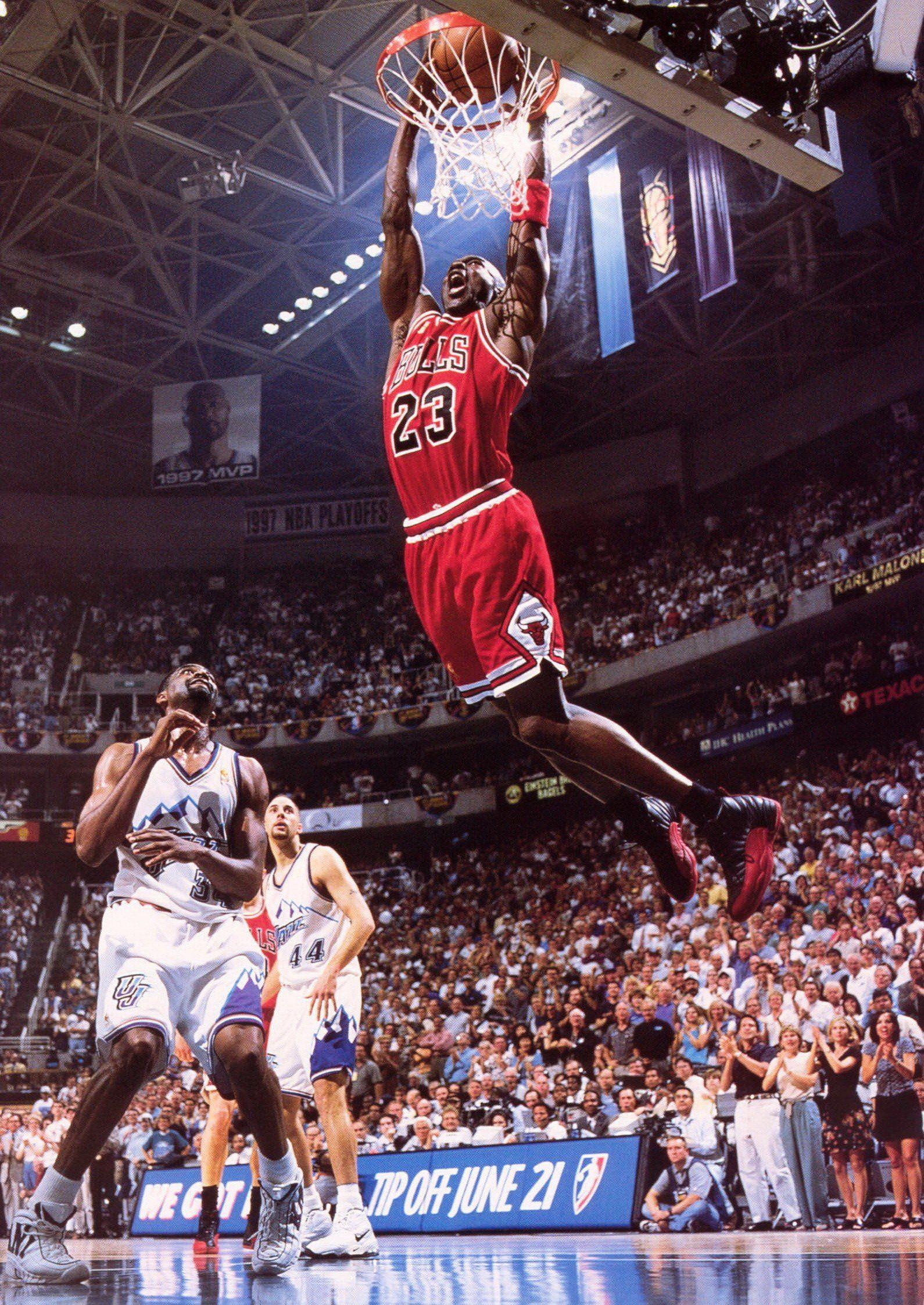1590x2245 Michael Jordan Dunks Wallpaper