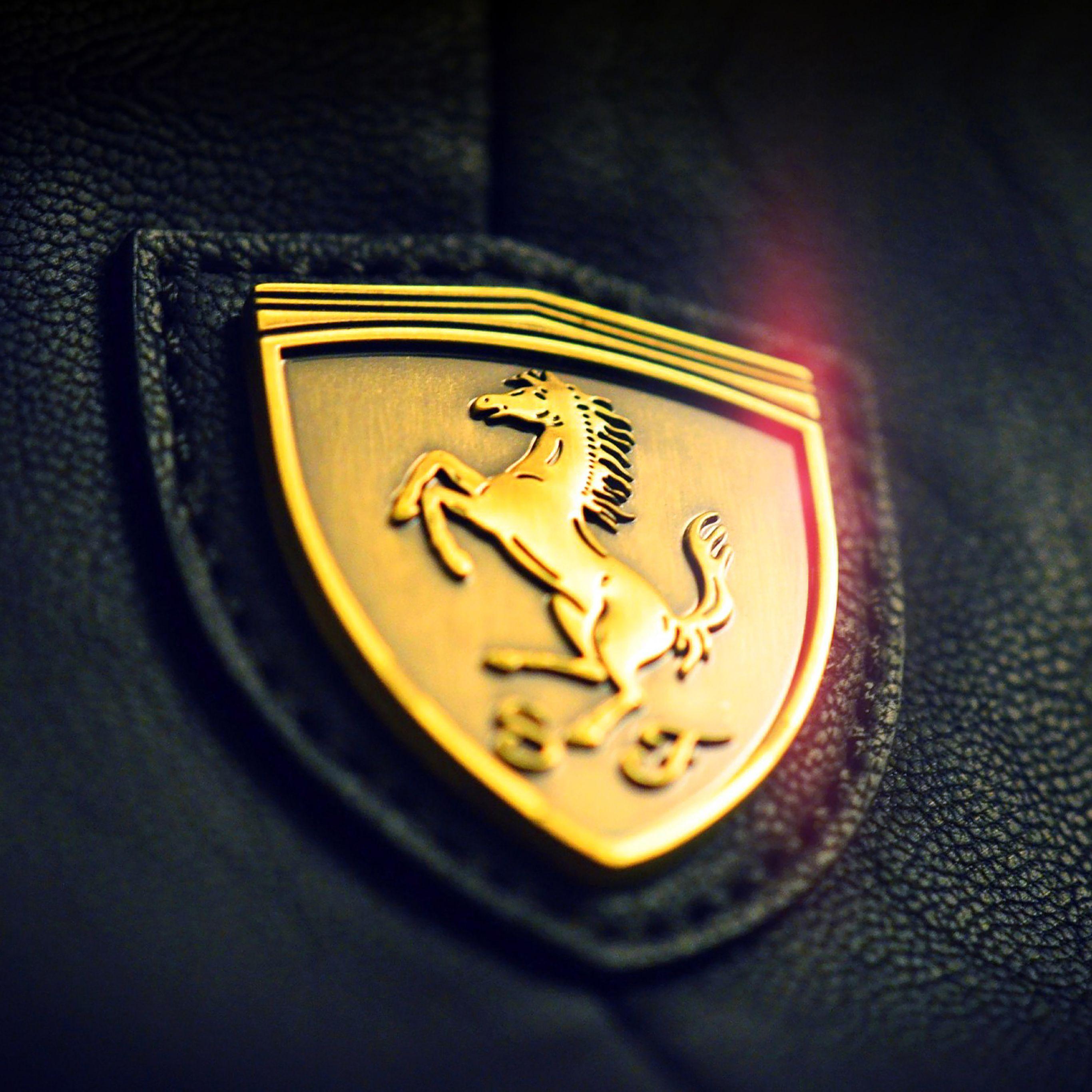 2732x2732 Gold Ferrari Logo