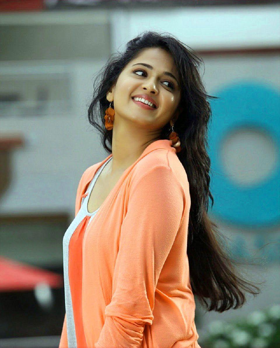 960x1195 Anushka Shetty HD Mobile Wallpaper .