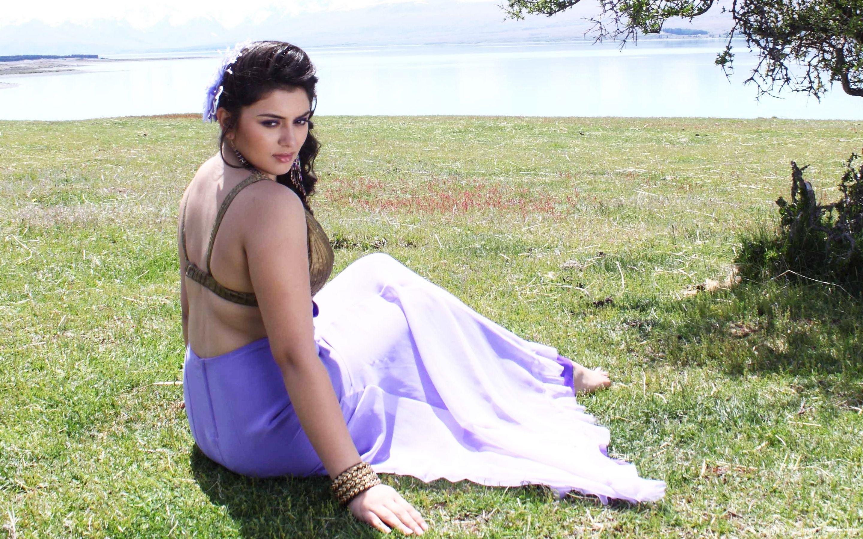 2880x1800 Ultra HD Hansika HD .