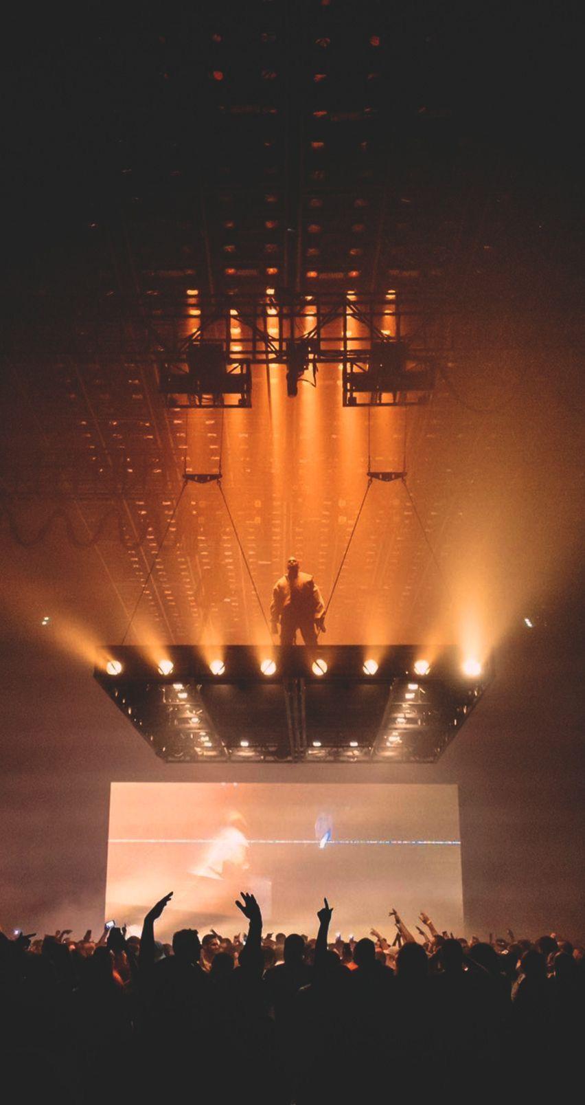 Kanye West Concert Wallpapers - Top Free Kanye West Concert Backgrounds -  WallpaperAccess