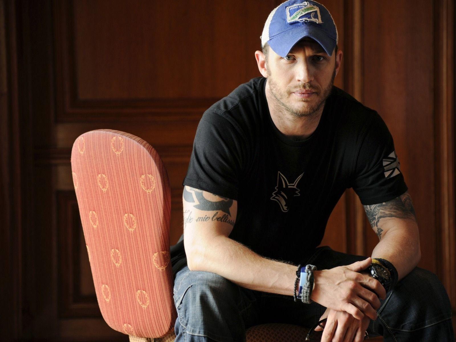 1600x1200 Tom Hardy Cool HD Wallpaper