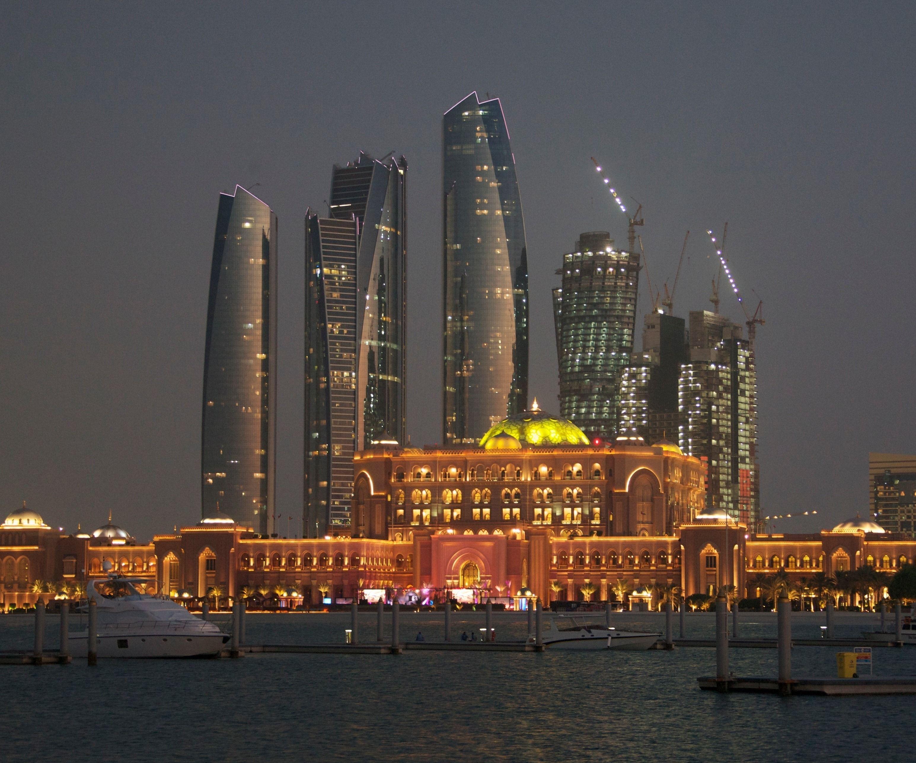 3090x2576 Abu Dhabi Wallpaper