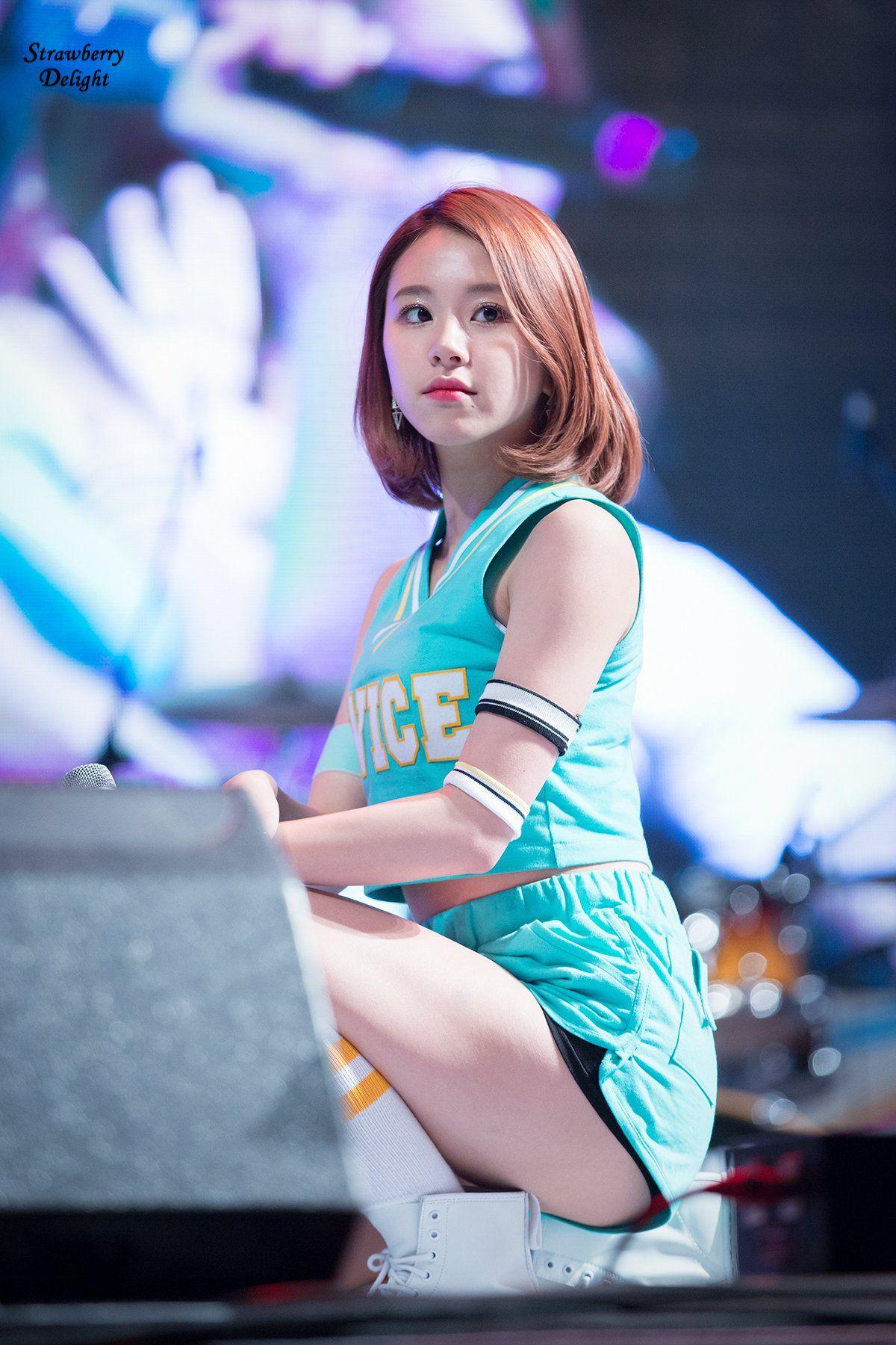 1200x1800 Son Chaeyoung Wallpaper .