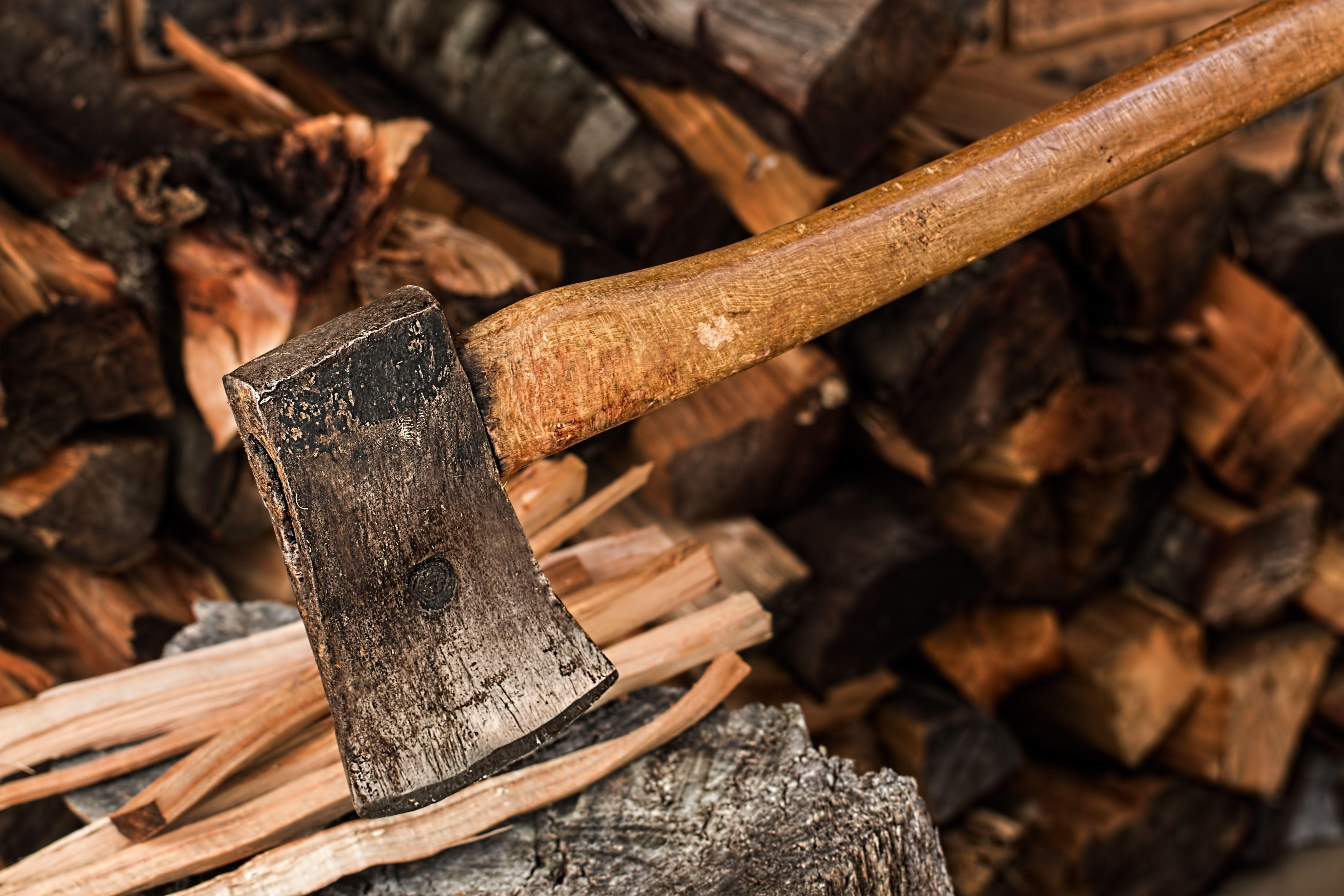 5472x3648 Axe Wood