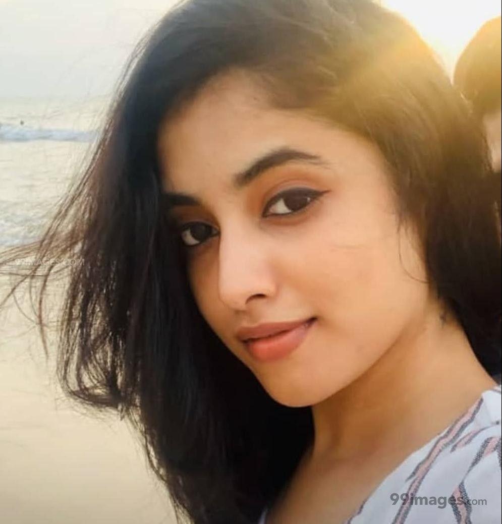 995x1039 Priyanka Arul Mohan HD Wallpaper .