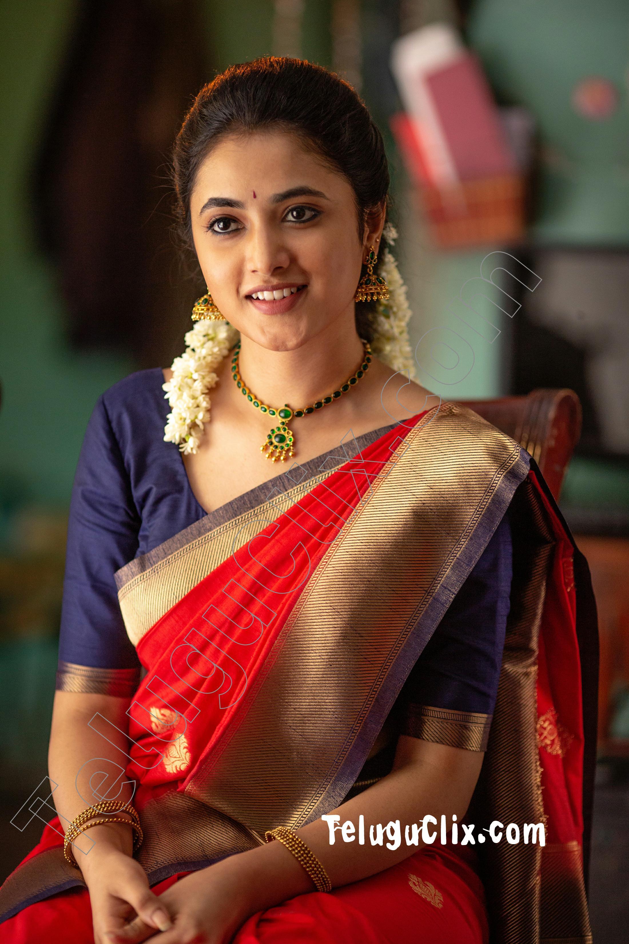 2200x3300 Priyanka Arul Mohan Recent Latest New .