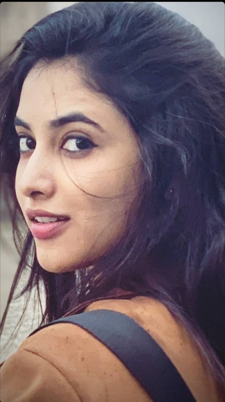 719x1280 Priyanka arul Mohan wallpaper