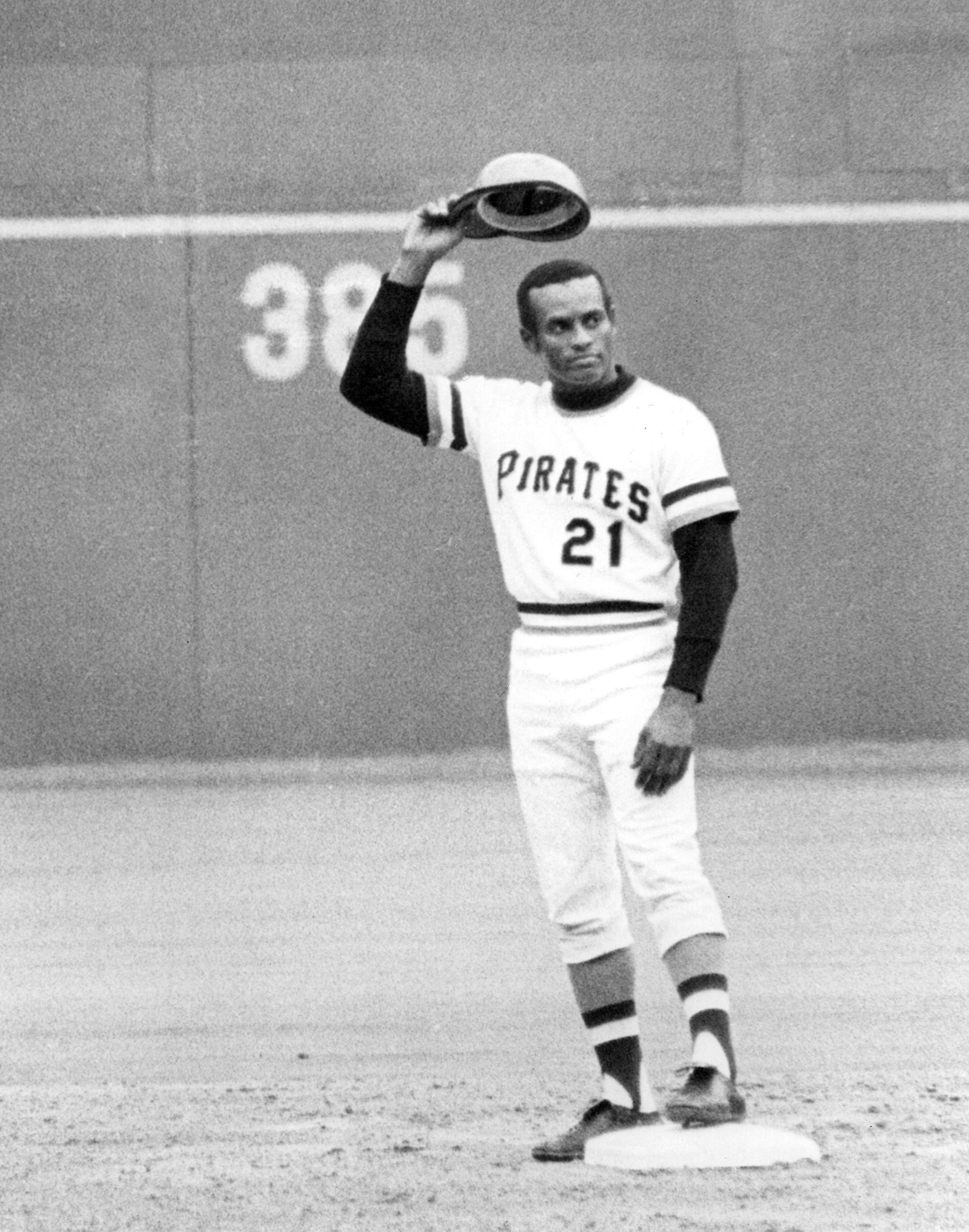 2048x2604 A military man, too Clemente .
