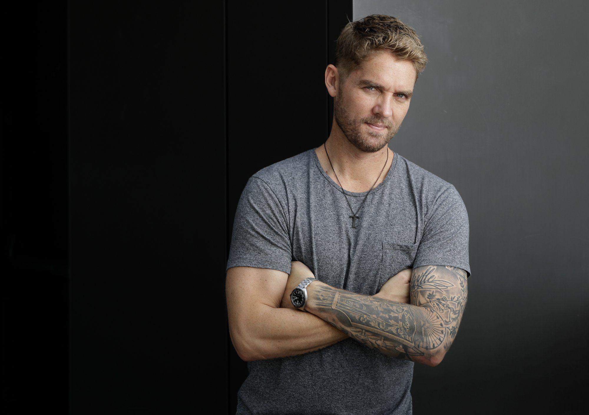 2000x1407 Brett Young
